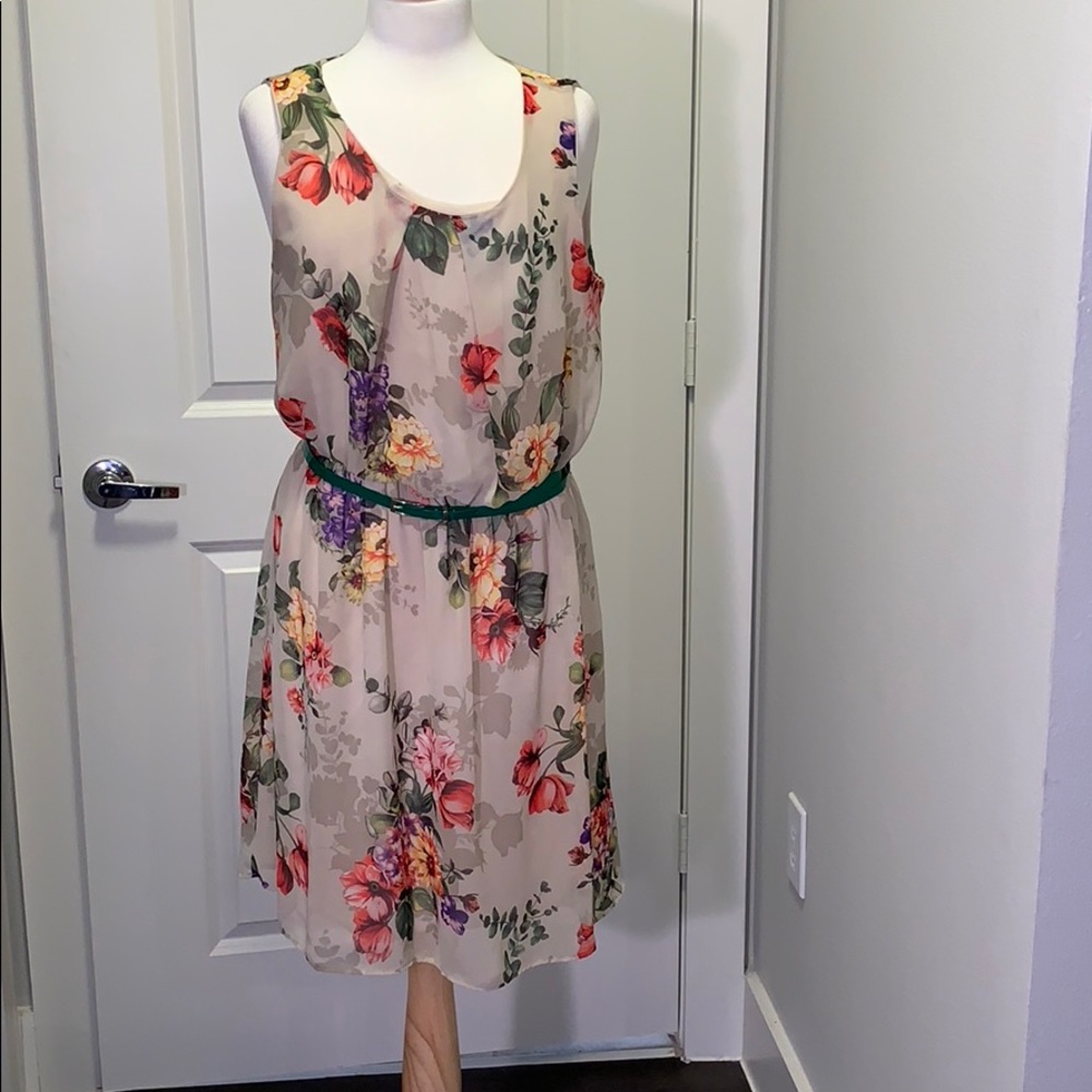 Floral sleeveless dress. Size 1X